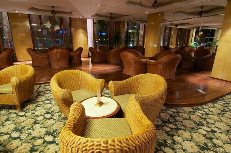 槟城诺瑟姆套房酒店 乔治敦 外观 照片 The lobby of the hotel